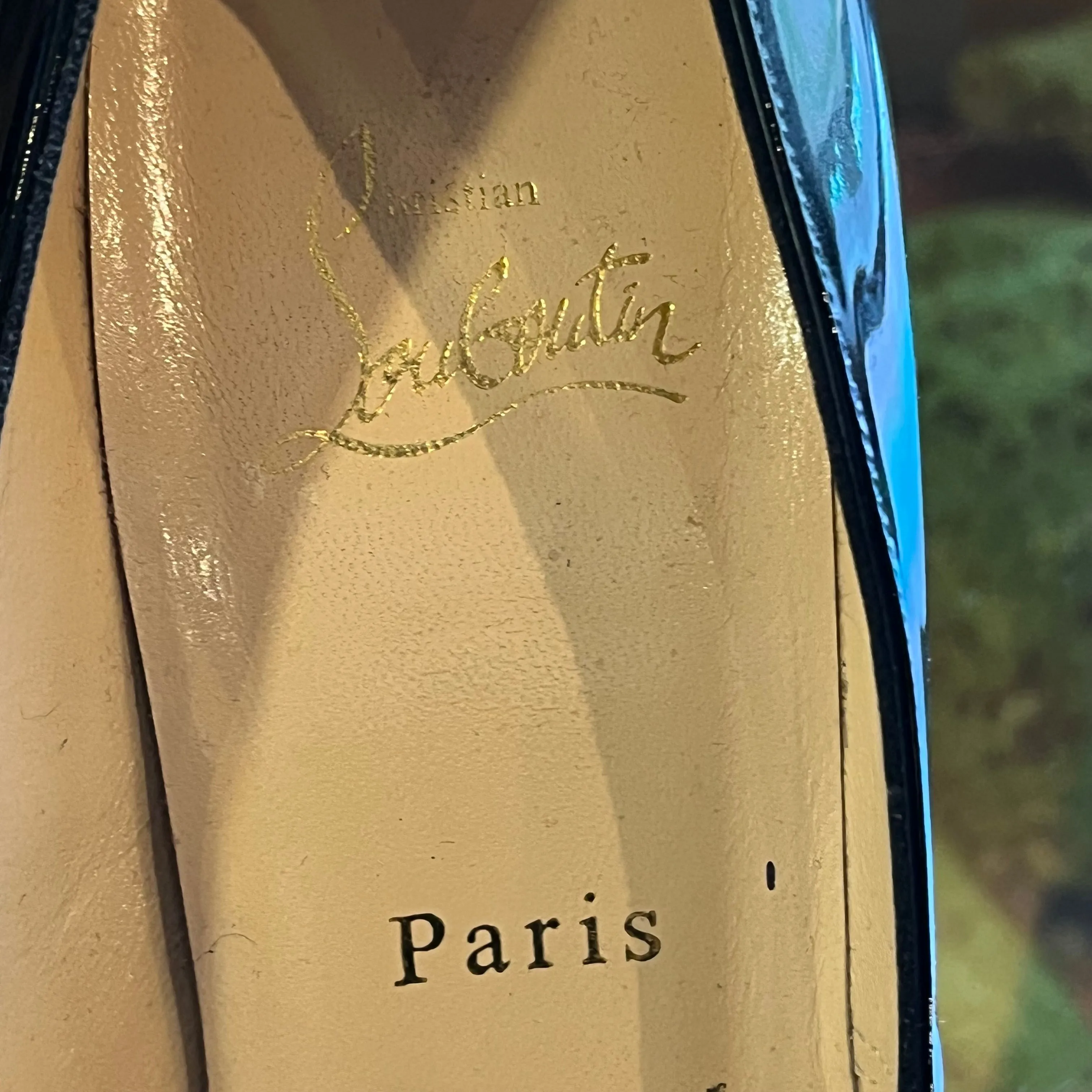 CHRISTIAN LOUBOUTIN Black Patent Leather Bianca Pumps SZ37.5(7.5US)