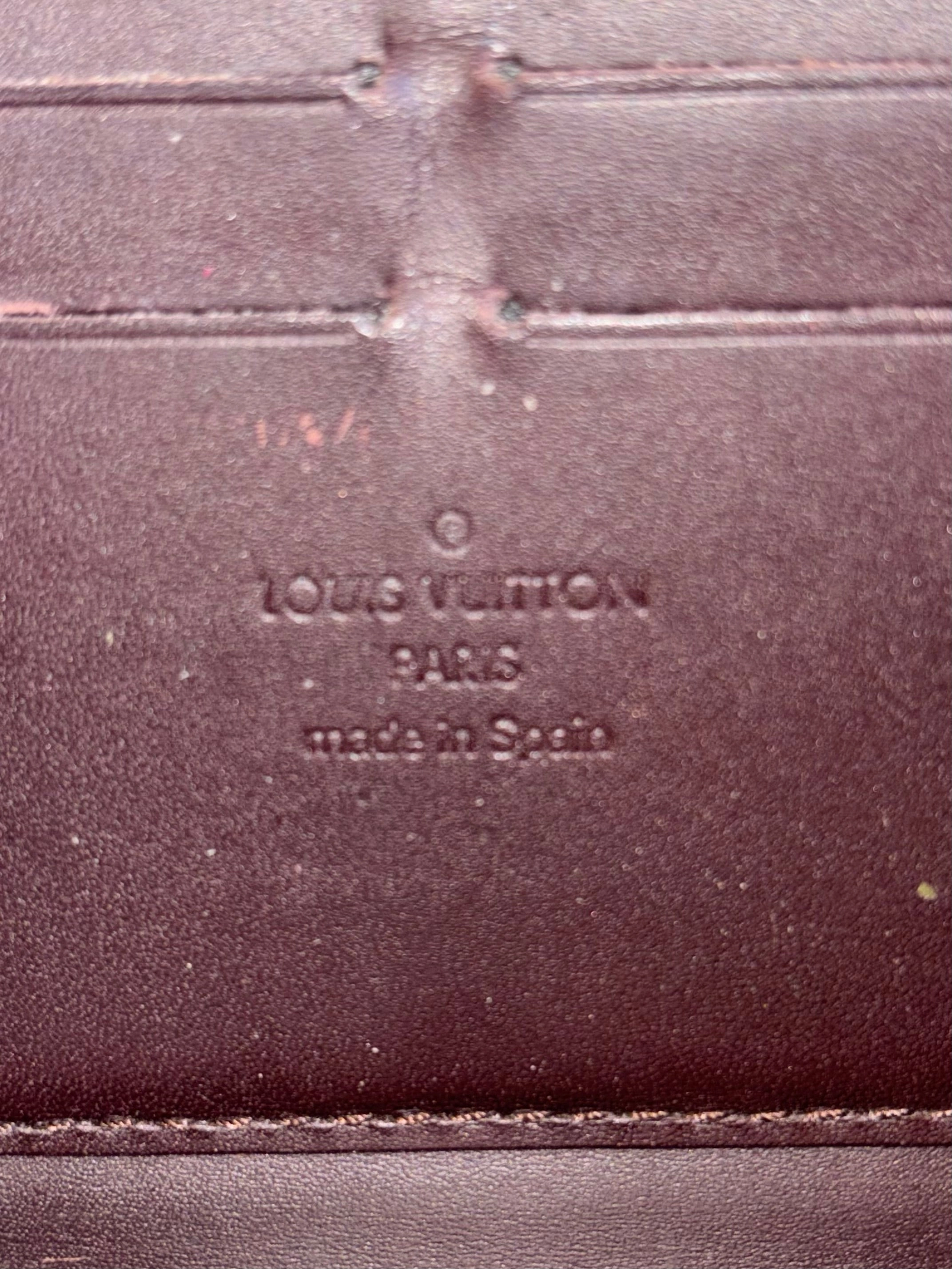 LOUIS VUITTON Amarante Vernis Zippy Wallet