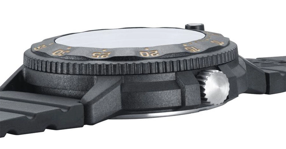 Luminox Original Navy SEAL CARBONOX Black Rubber Strap Date Divers Quartz Mens Watch XS.3001.EVO.OR.S