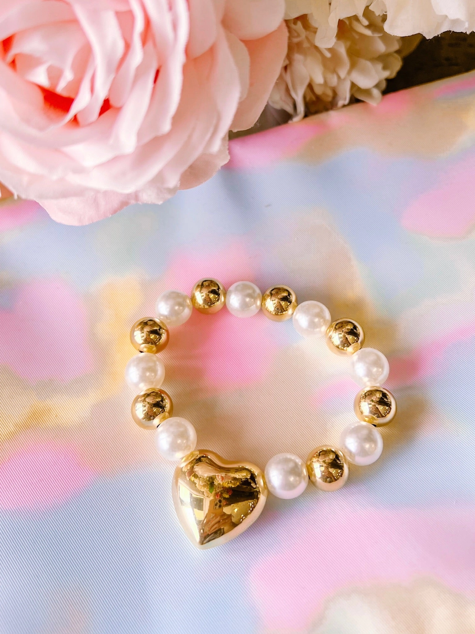 MEGA HEART AND PEARLS BRACELET