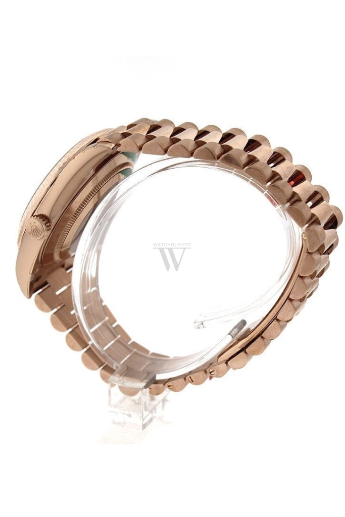 Rolex Day-Date 40 White Roman Dial Fluted Bezel 18K Everose gold President Automatic Men's Watch 228235