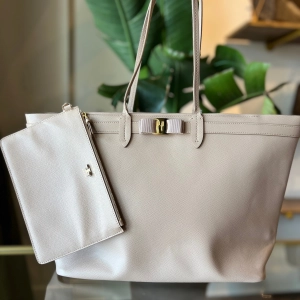 SALVATORE FERRAGAMO Vara Ribbon Beige Leather Tote