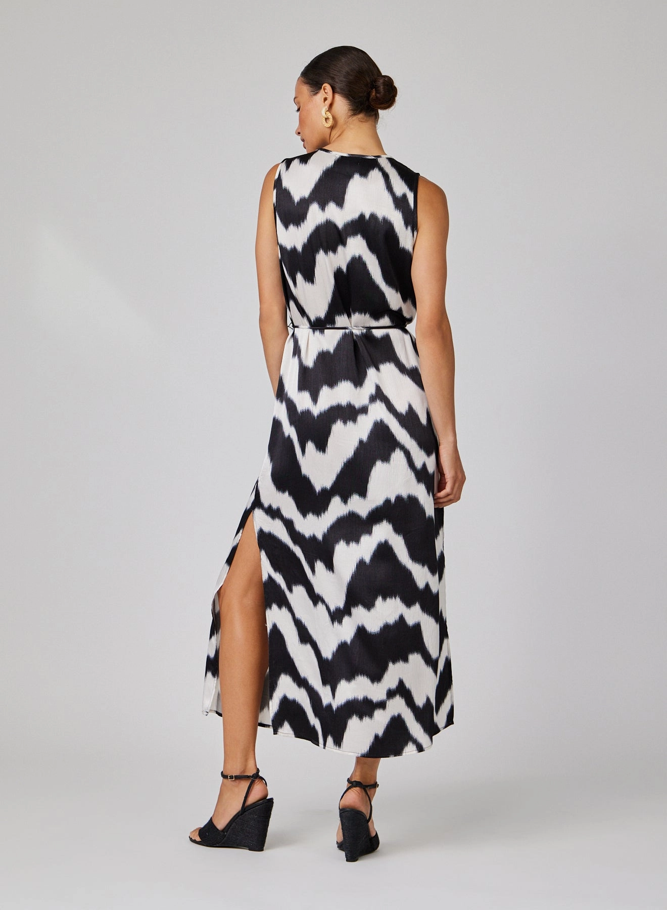 Sleeveless Belted Maxi Dress - Abstract Ikat Print