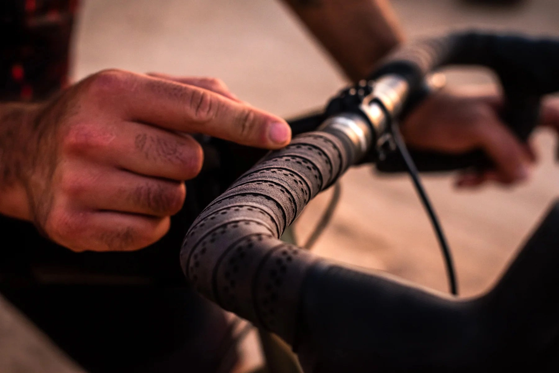 Spank Wing Gravel Drop Bar Tape With Gel Pad & Plug Kit