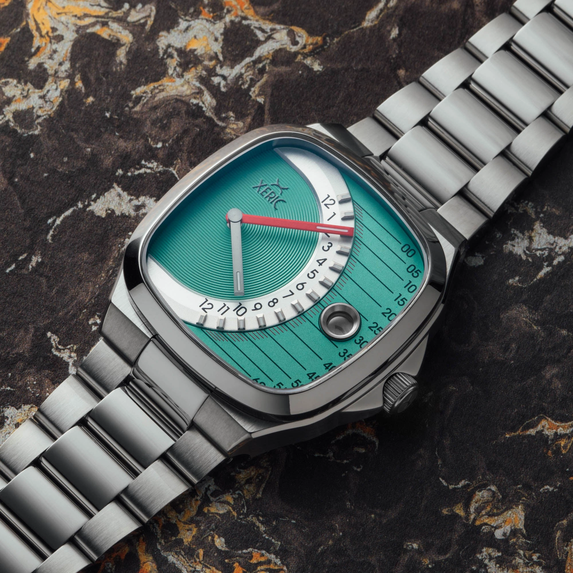 Timeline Retrograde Automatic Mint